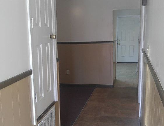 3rd image of 734 E Bolton St