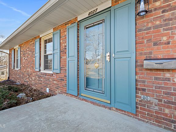 4th image of 4027 Black Oak Dr