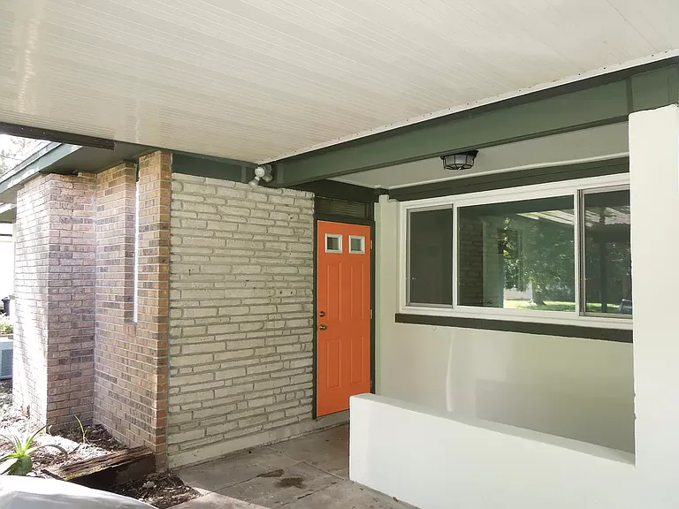 4757 Beverly Cir — Photo 2
