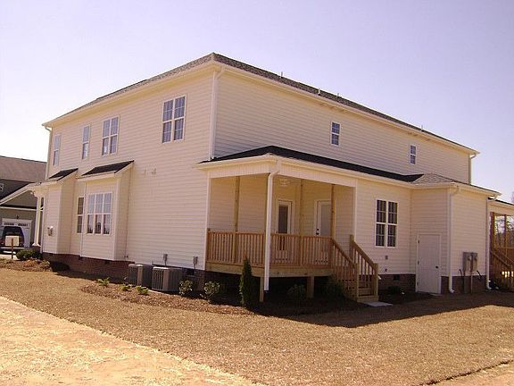 3rd image of 84 Radcliffe Ct