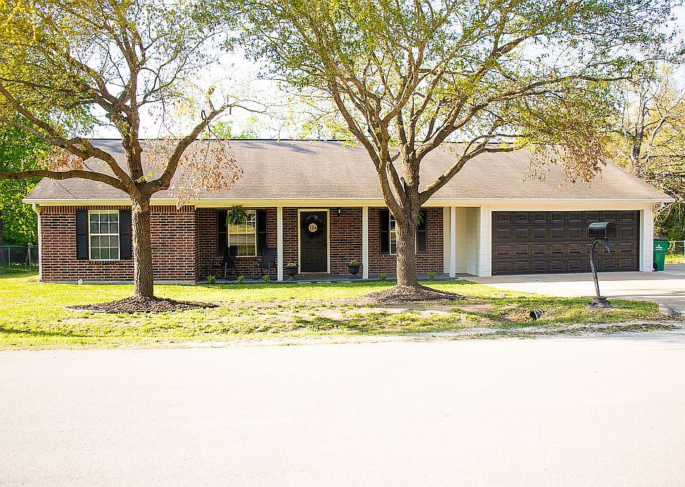 1st image of 124 York Dr