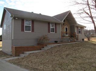 1004 Hereford Dr, Grain Valley, MO 64029