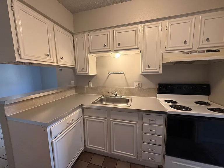 4303 Duval St — Photo 15