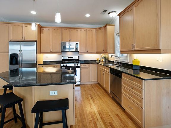 5th image of 3418 N Ashland Ave APT 2N