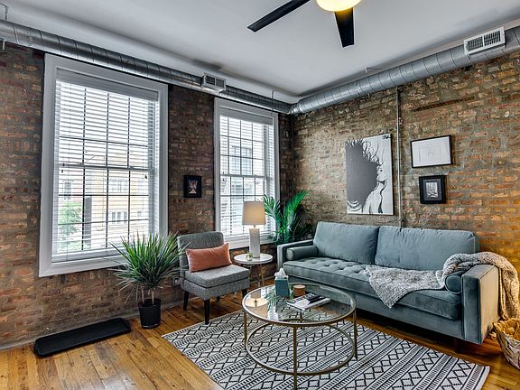 2nd image of 855 N Ashland Ave #3N