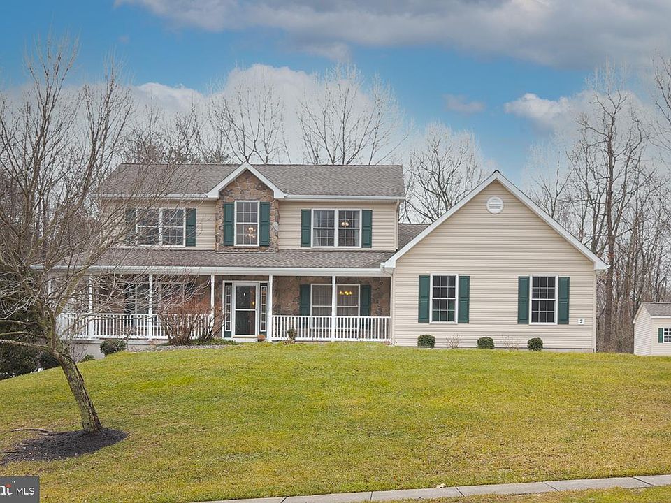 1st image of 2 Autumn Woods Dr