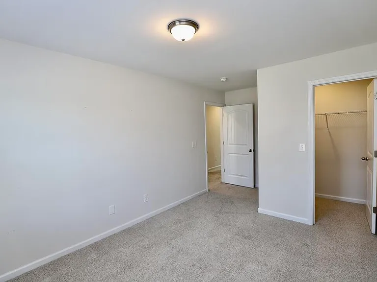 2943 Old Field Rd — Photo 49