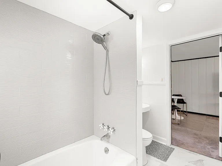 2300 Ashwood Ave — Photo 14