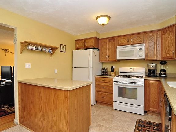 4th image of 1513 Wilson Ave