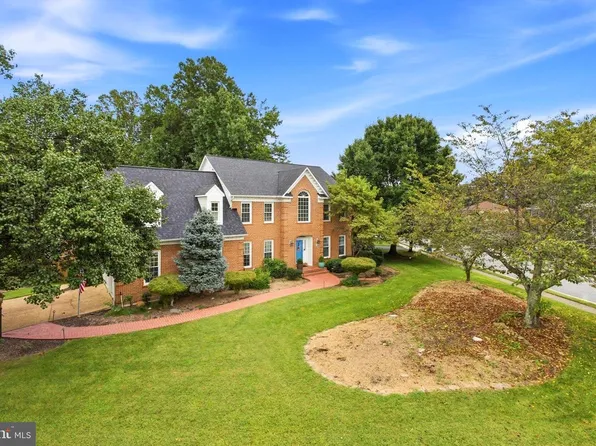 8605 Woodwren Ter, Fairfax Station, VA 22039