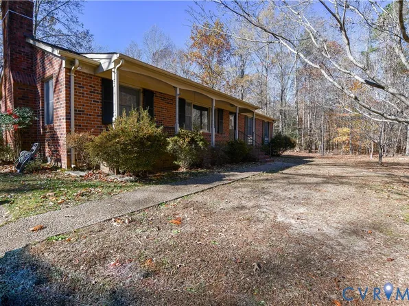 427 Pine Ln, King William, VA 23086