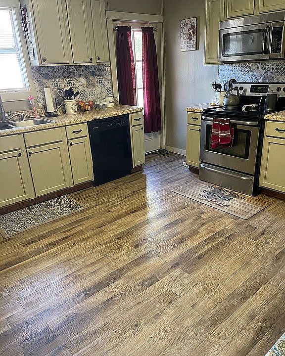 2nd image of 318 Dublin Ln
