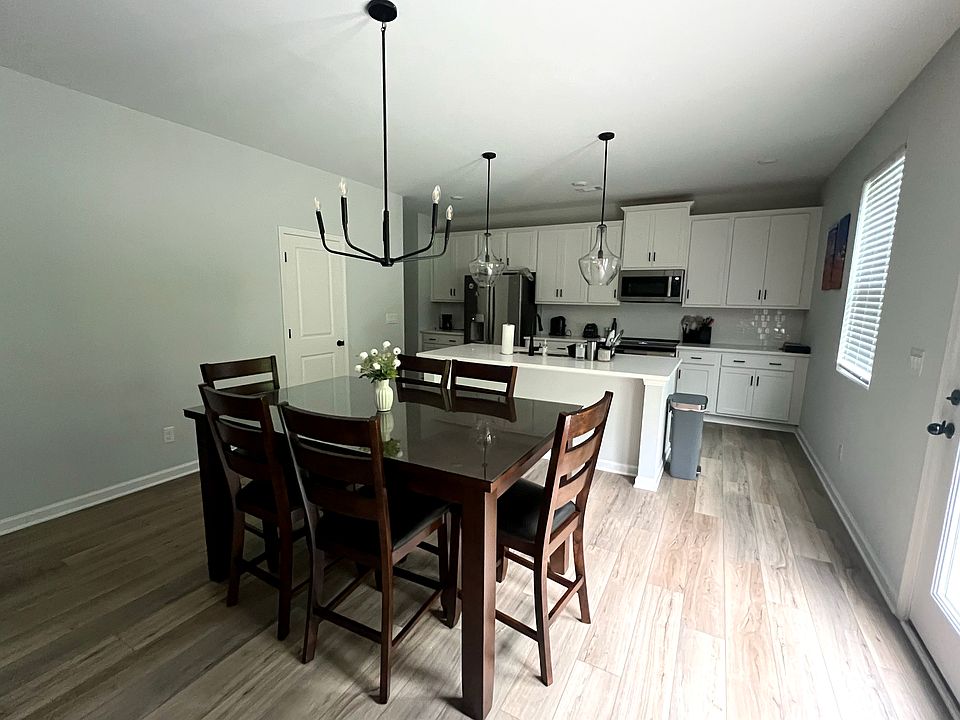 1st image of 46 Hickory Grove Ave