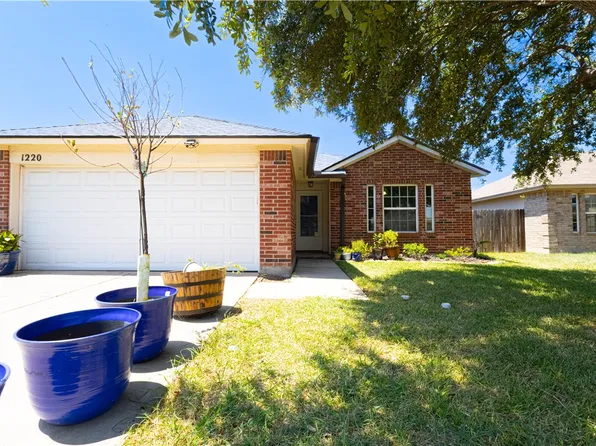 1220 Sacramento Dr, Portland, TX 78374