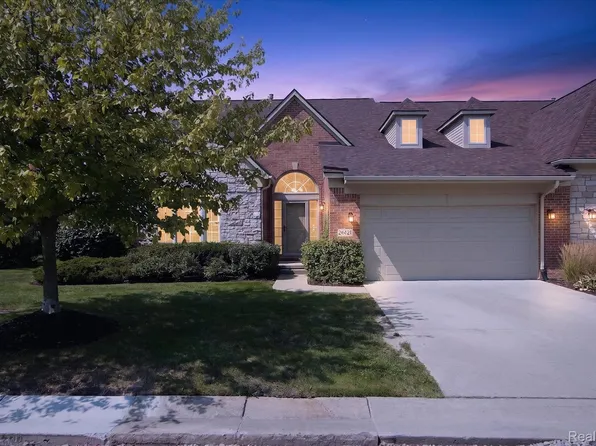 26121 Valhalla Dr, Farmington, MI 48331