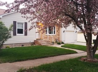 709 W 11th St, Cedar Falls, IA 50613