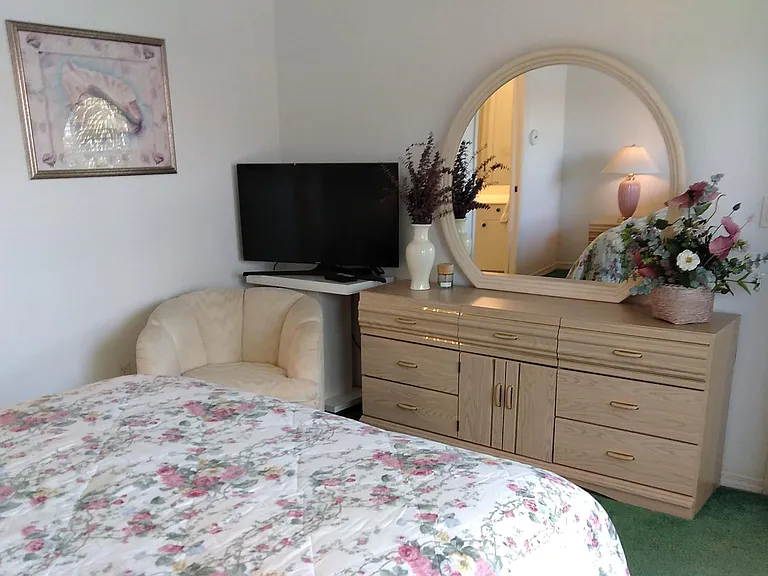 582 Windsor Sq #201 — Photo 31