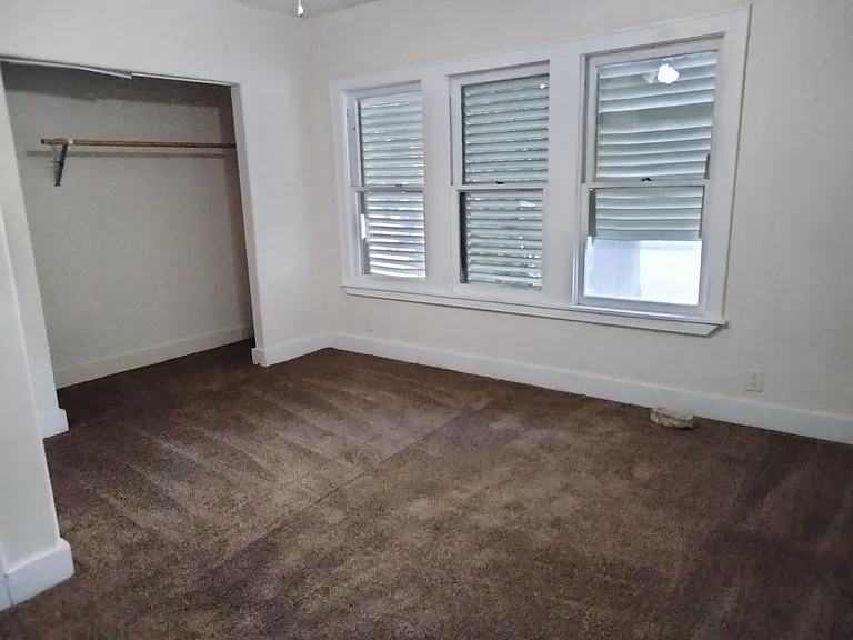 529 E Huisache Ave — Photo 13