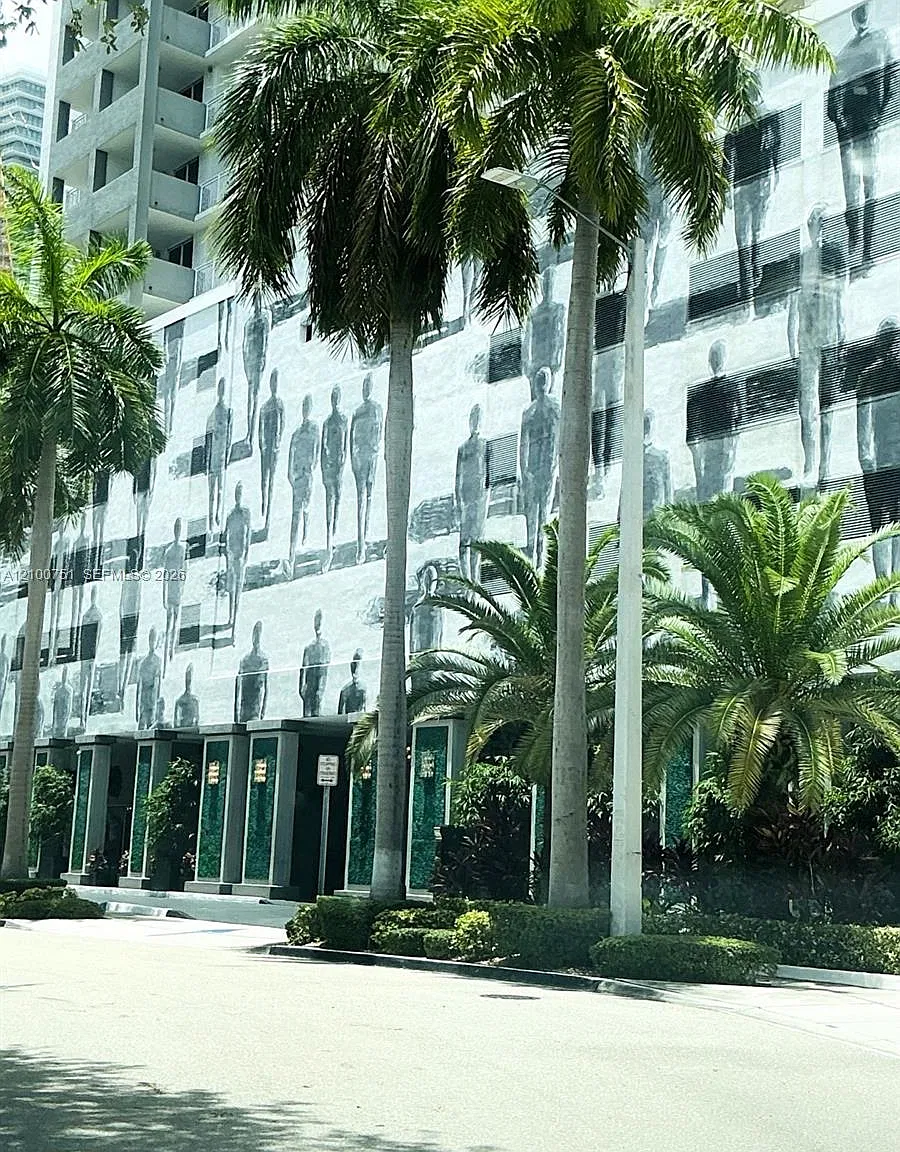 Fortune House Condo — Photo 2
