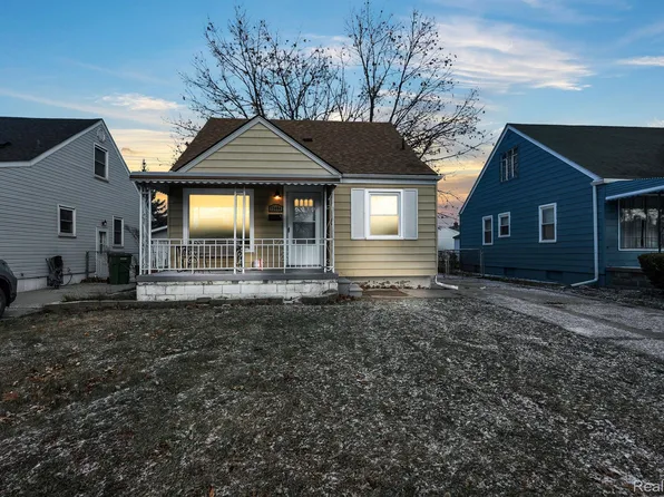 13480 Pullman St, Southgate, MI 48195