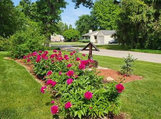 24 Johns Woods Dr, Rockford, IL 61103