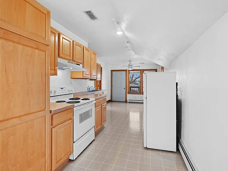 119 N Wisconsin St — Photo 9