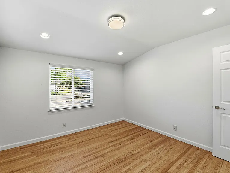 1559 Chambers Dr — Photo 27