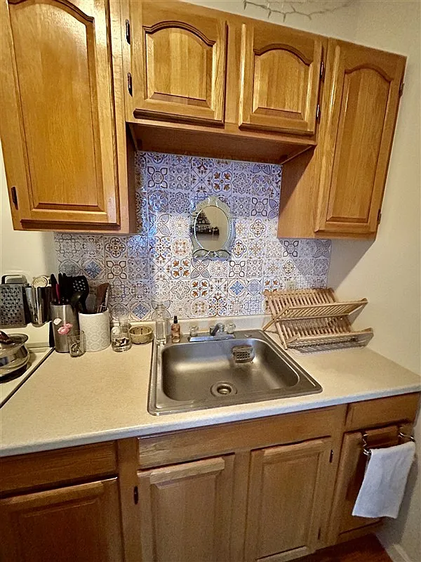 1 bed, 555 sqft, $2,200 — Photo 3