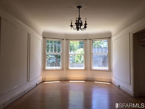 4th image of 1555 Oak St