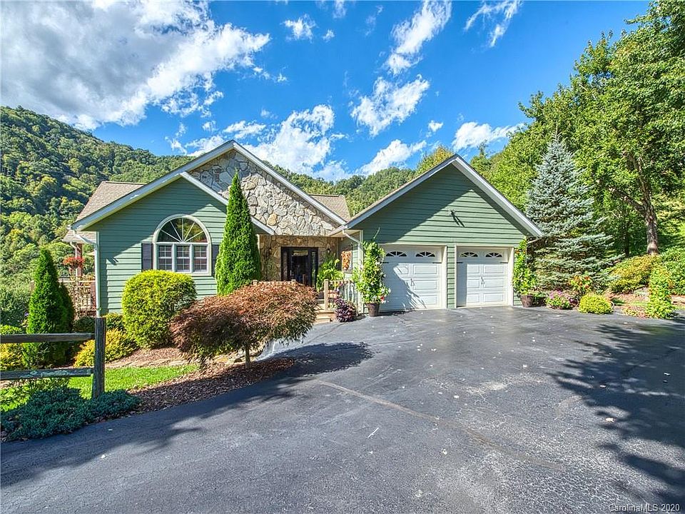 1st image of 8 Kinross Ln