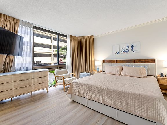 4th image of 521 Hahaione St #22L