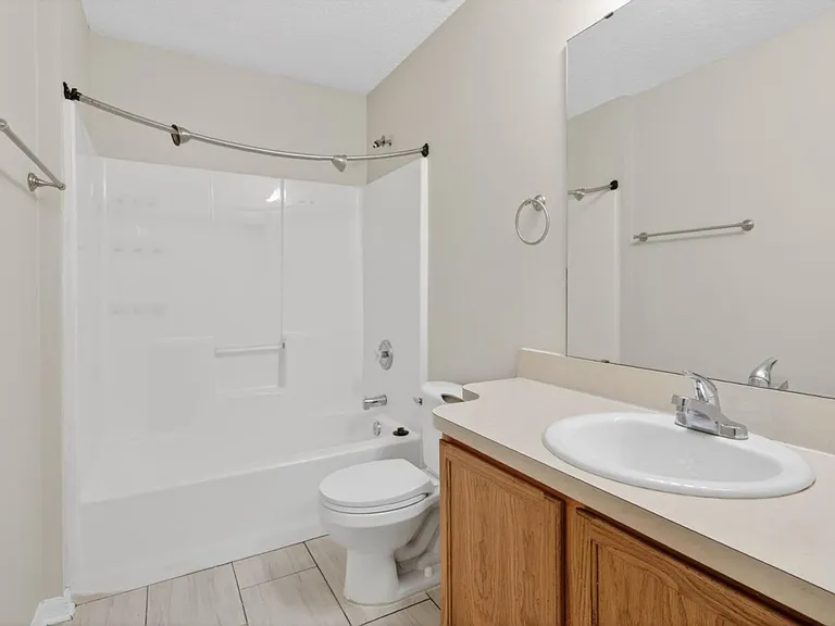 1648 Glen Laurel Dr — Photo 21