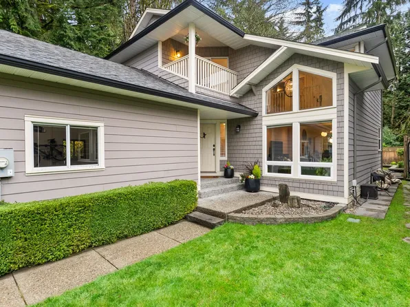 1530 Lighthall Ct, North Vancouver, BC V7G 2G2
