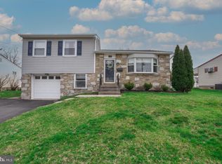 31 W End Dr, Lansdale, PA 19446