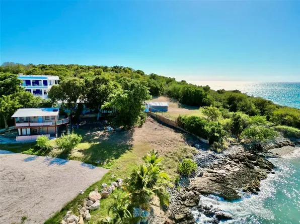 2 Calle Coral Plz, Guanica, PR 00653