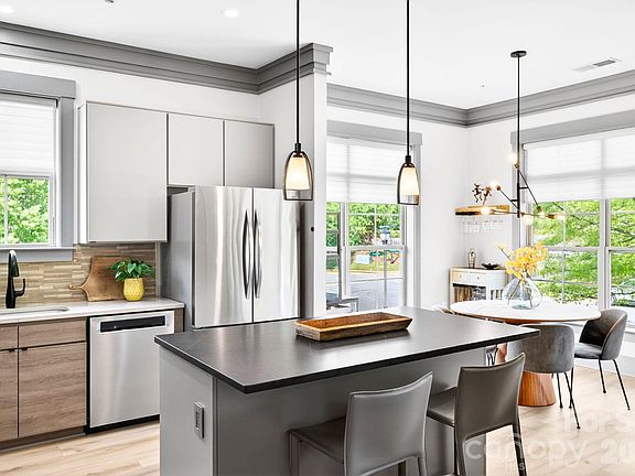5th image of 42 Schenck Pkwy #106