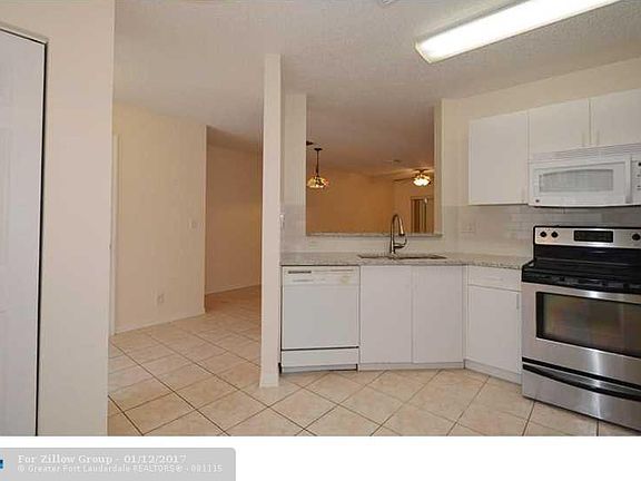 5th image of 1190 SW 44th Ave