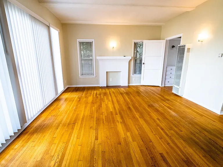 147 North Hamilton Drive — Photo 17