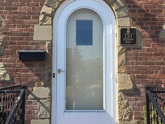 5th image of 130 Fleetwood Ave