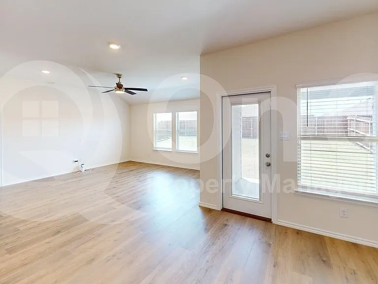 6534 Whitecap Dr — Photo 7