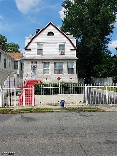 1st image of 15-17 Durand Pl