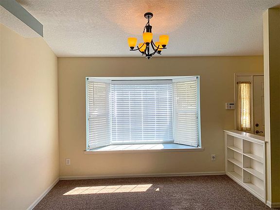 4th image of 607 W Bianca Cir