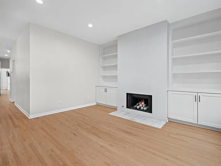 1747 N Wolcott Ave #1 — Photo 6
