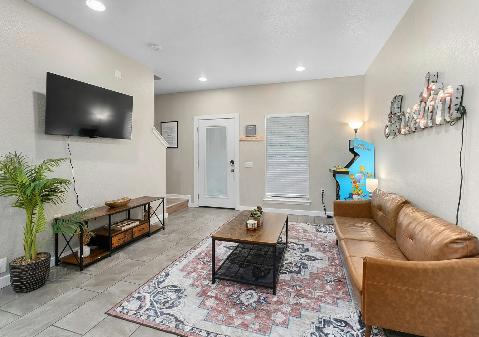 2917 E 16th St #A - Great Remodeled free standing House with a yard in booming East Austin. — Photo 4
