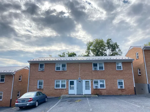 62 Washington St APT 202, Verona, VA 24482