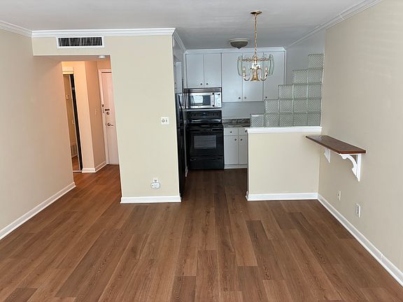 2nd image of 1900 Richard Jones Rd APT B107