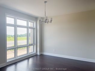 993 Crowsnest Holw, Pickering, ON L1X 0E9