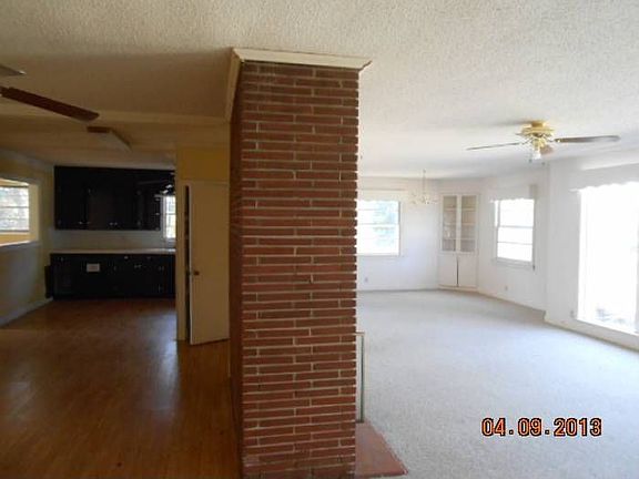 Living Room/Kitchen
