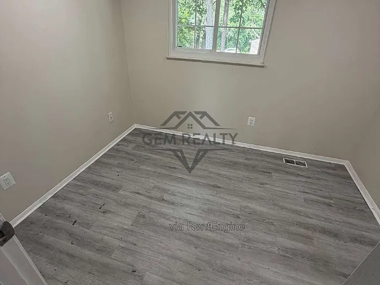 13506 Bentley Cir — Photo 15