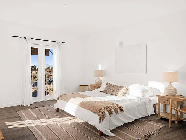 Eddy Redondo Residences — Photo 46